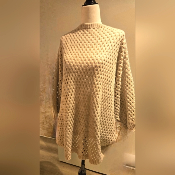 Top - Picture 1 of 4